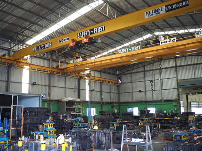 CRANE 3.5/3 TONS