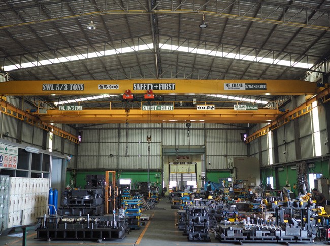 CRANE 10 TONS